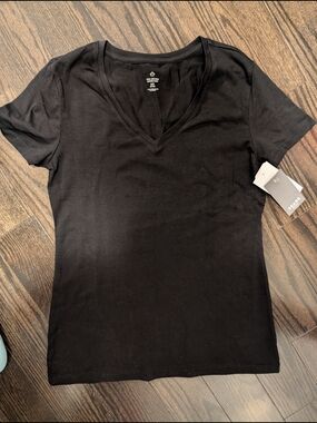 5/$35 NWT Sears Black Pima Cotton V-Neck Tee S 4-6 Stretch Basic